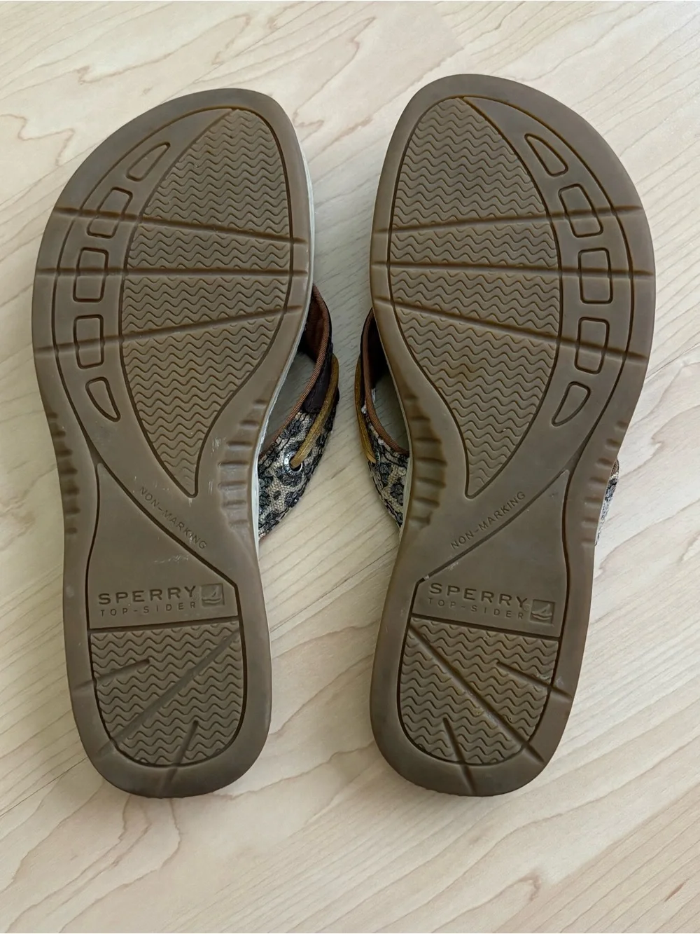 Sperry Leather Flip Flops Sandals Size 7 M